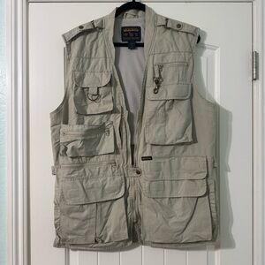 VINTAGE 1980’s WOOLRICH MENS SIZE MEDIUM 100% COTTON FISHING/UTILITY VEST TAN